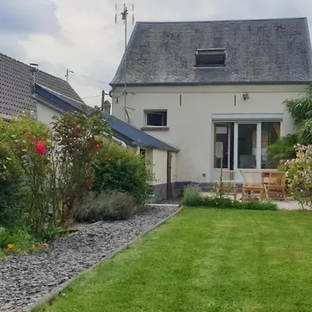 Charmante Maison Pres De Avec Jardin Cloture