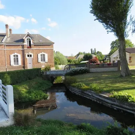 Charmante Maison Pres De Avec Jardin Cloture Favieres (Somme)