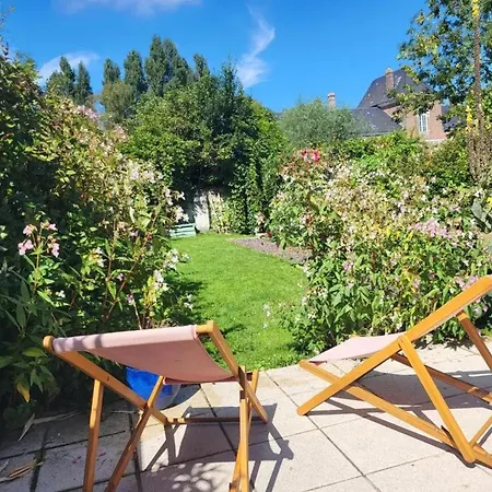Holiday home Charmante Maison Pres De Avec Jardin Cloture