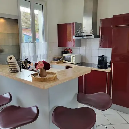 Holiday home Charmante Maison Pres De Avec Jardin Cloture