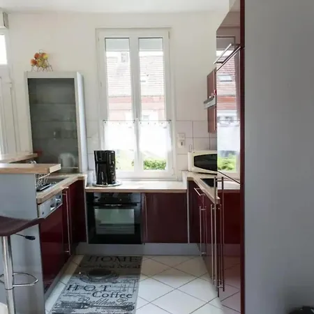 Holiday home Charmante Maison Pres De Avec Jardin Cloture *
