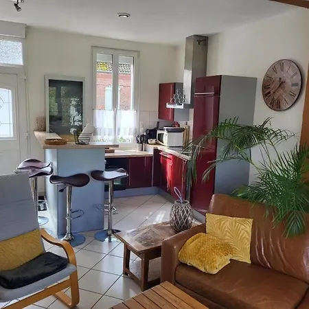 Charmante Maison Pres De Avec Jardin Cloture