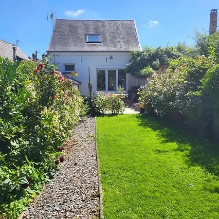 Holiday home Charmante Maison Pres De Avec Jardin Cloture *